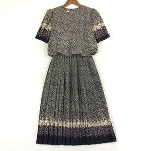 Evanna VTG Women's Size Med** Black White Purple Floral Short Sleeve Midi Dress